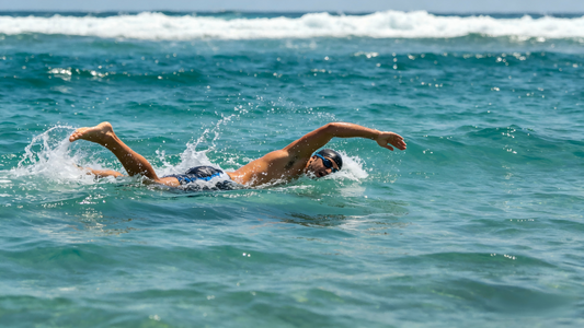 Best Headphones for Swimmers Who Don’t Want to Carry a Phone (2026 Guide)