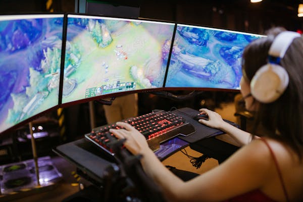 How to Use HDMI to DisplayPort for Smoother Gaming? A High Refresh Rate Setup Guide
